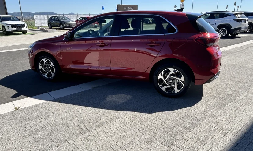 Hyundai i30 HB 1,5 T-GDi 48V Mild Hybrid 7DCT FAMILY