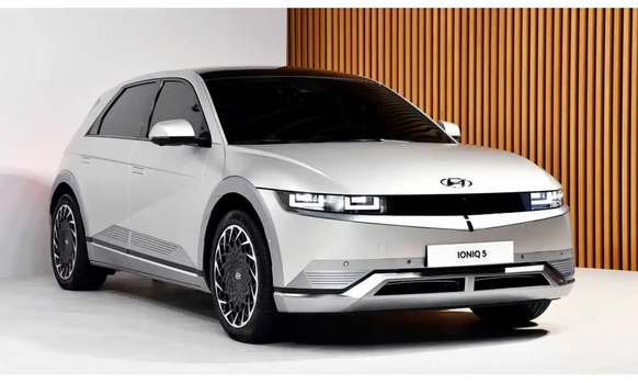 HYUNDAI IONIQ 5 - Charakteristický. Ikonický. Čistý.