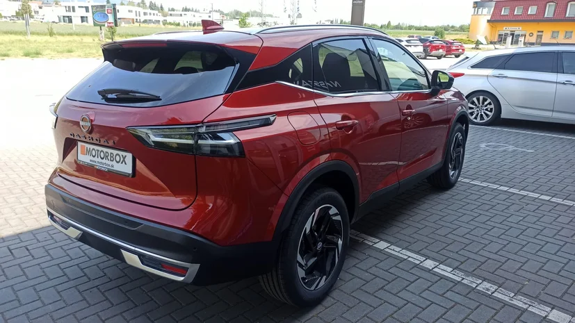 Nissan Qashqai MY25.5 1.3 DIG-T mHEV 158 2WD X-Tronic N-Connecta + Cold pack + Glassroof